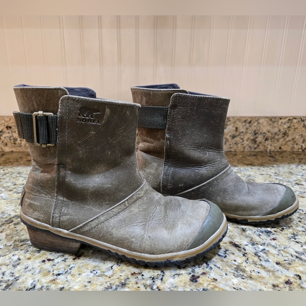 Sorel Women’s Slimboot Green Shortie Pull On Ankle Waterproof Boots Size 7.5 US